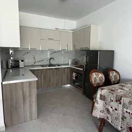 Laura Con Vista Lungomare Wlora